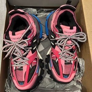 Authentic Balenciaga Track Sneakers size 38